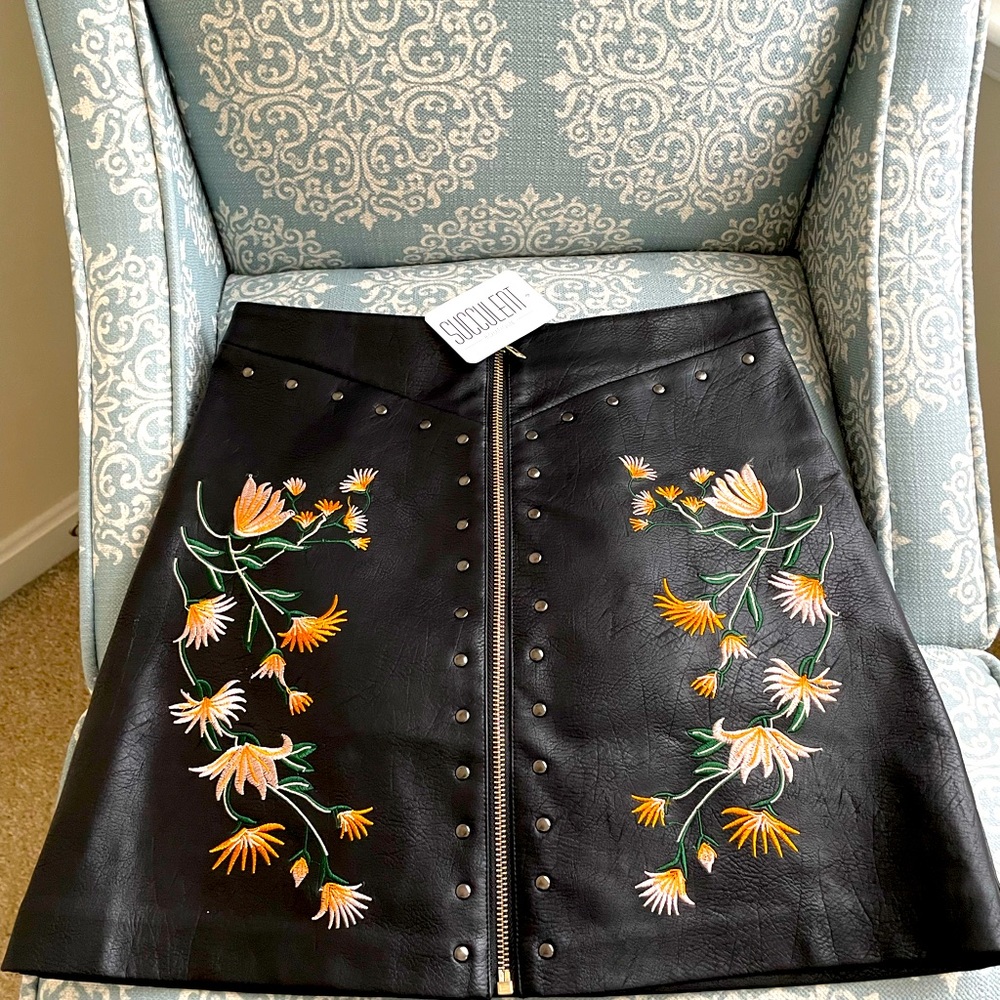 Ellison Faux Embroidered Leather mini skirt NWT size M